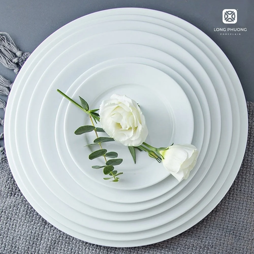 Flat-Round-Plate (3) versatile plate sets provides the perfect balance of simplicity and elegance