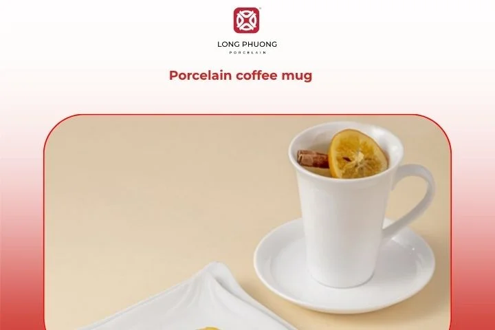 Porcelain Coffee Mug – Glossy white mug with lid for heat retention and refined daily use