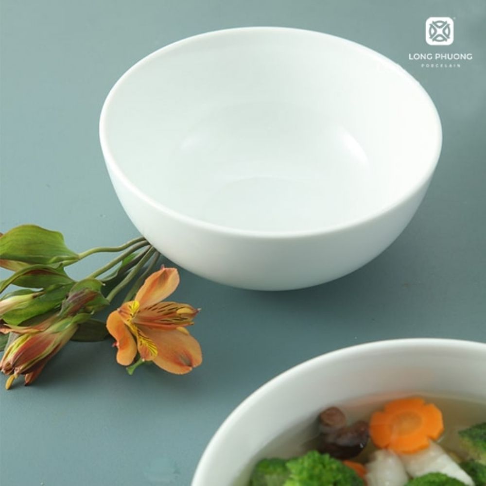 Long-Phuong’s-deep-curl-porcelain-bowl (3) Deep curl porcelain bowl