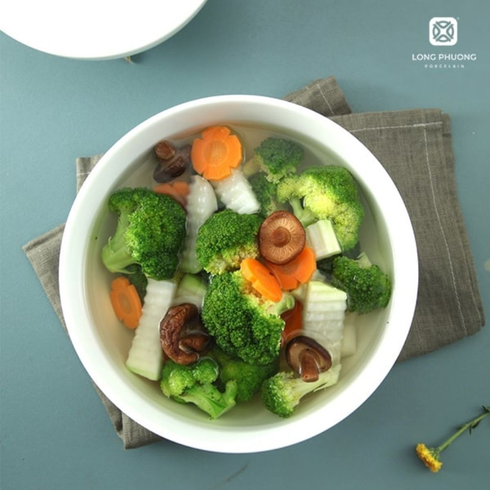 Long-Phuong’s-deep-curl-porcelain-bowl (4) deep curl porcelain bowl is perfect for soups, noodles, or salads