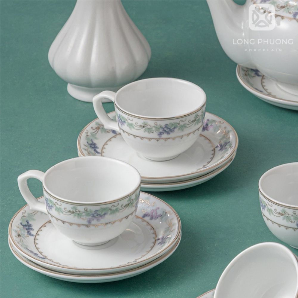 Round-Bellied-Tea-Set-with-Grape-Flowers-4 Porcelain tea set with calming floral design