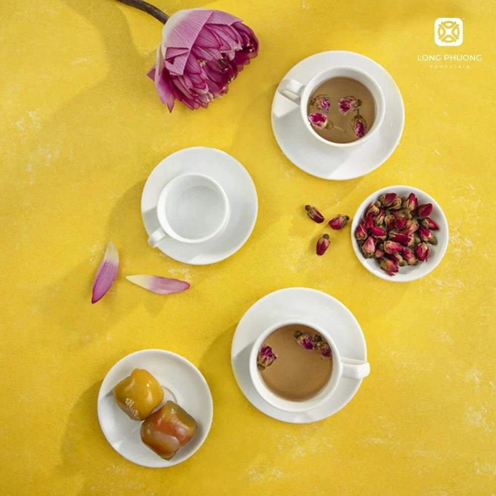 Square-handle-porcelain-cup (3) fresh take on traditional porcelain mugs