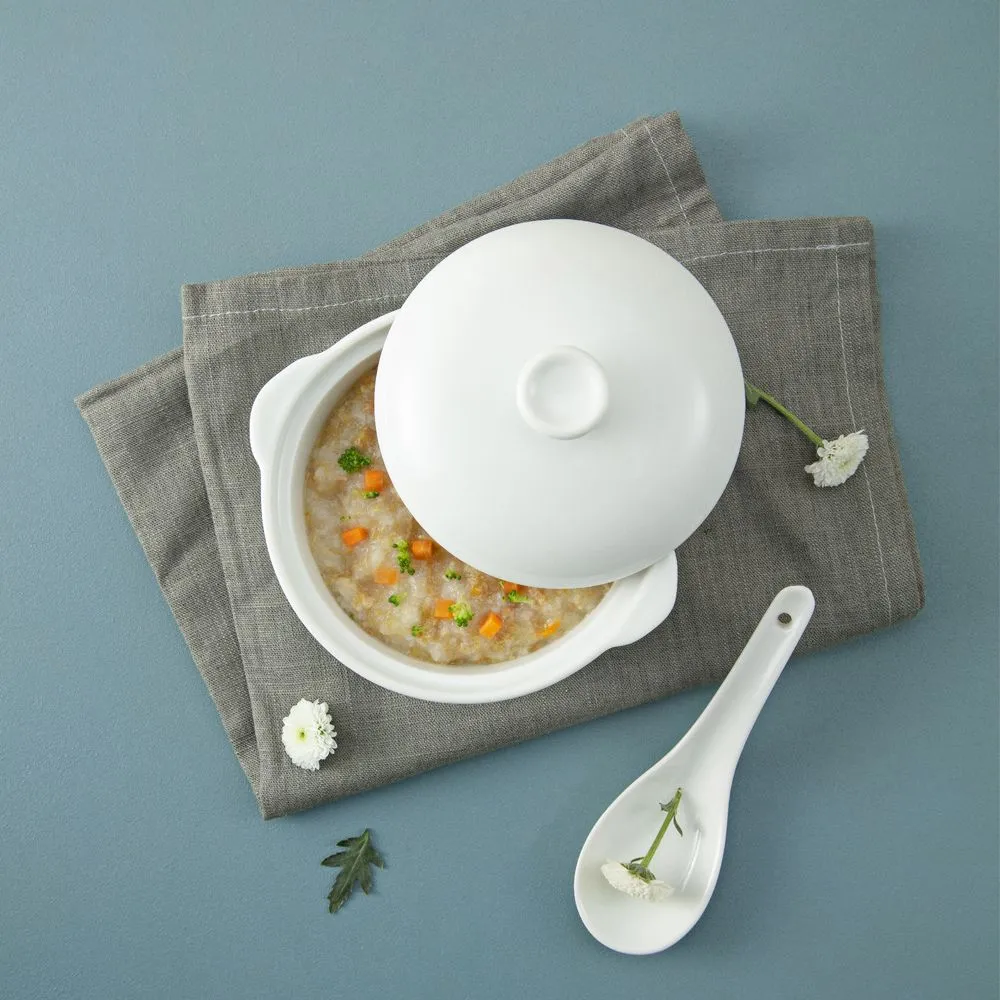 Vintage-porcelain-casserole-dish-with-lid-3 Oven-safe and elegant baking dish