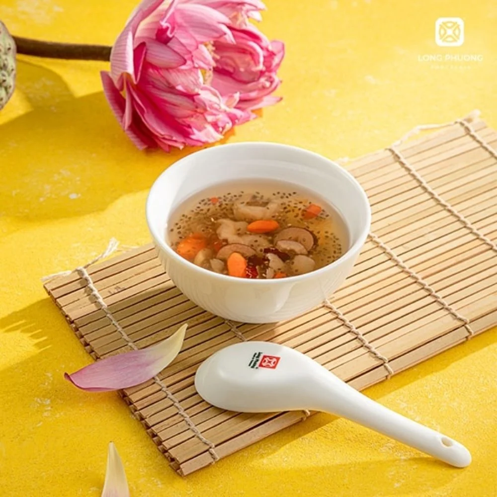 White-porcelain-spoon-3 White porcelain spoon by Long Phuong