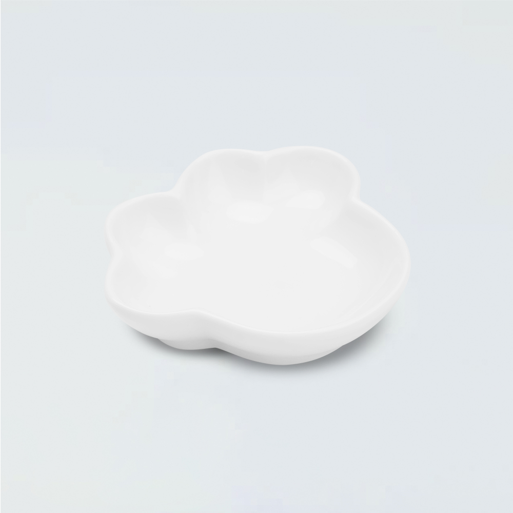 Unique porcelain sauce dish