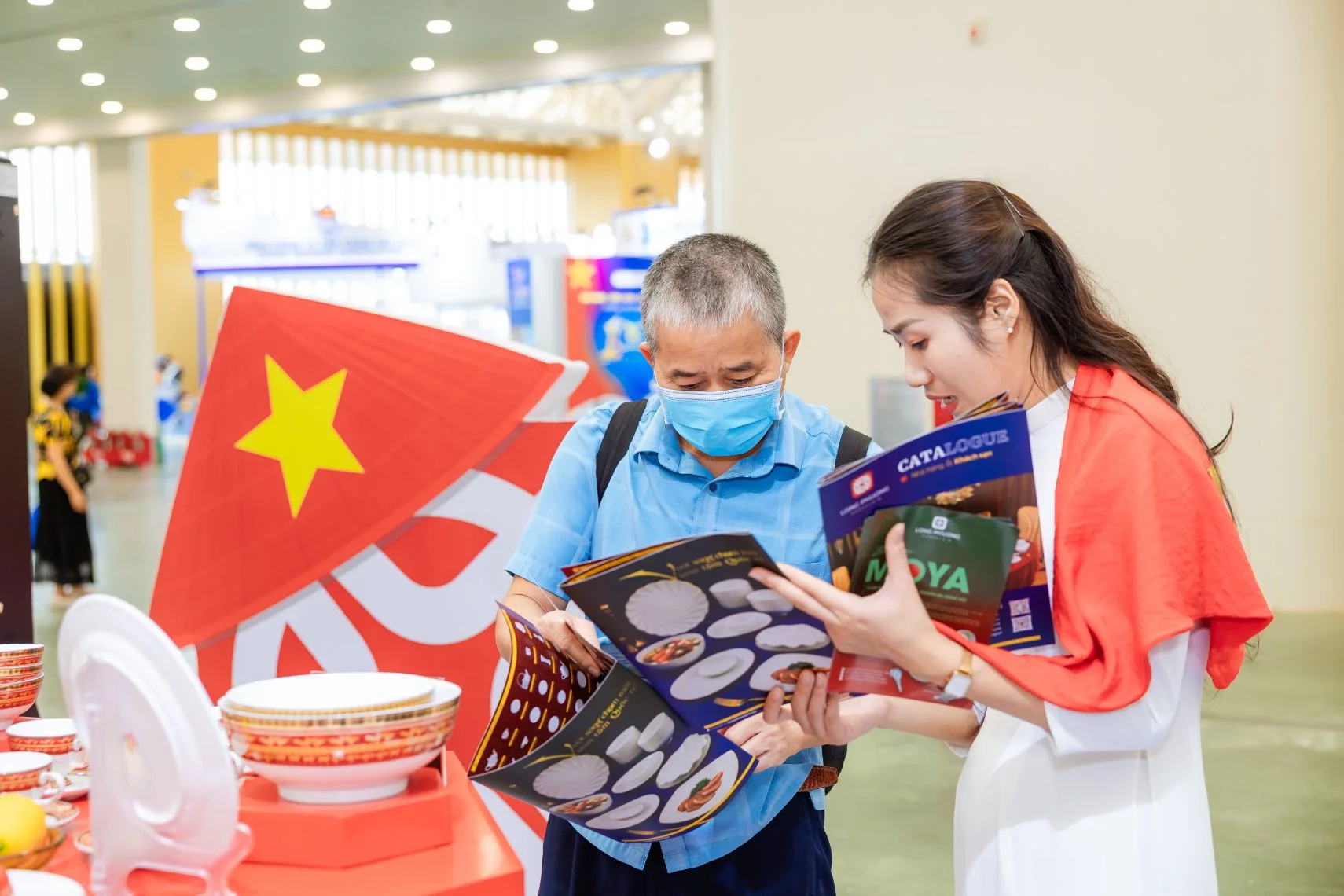 Long Phuong Porcelain booth as a cultural space inspiring Vietnamese pride