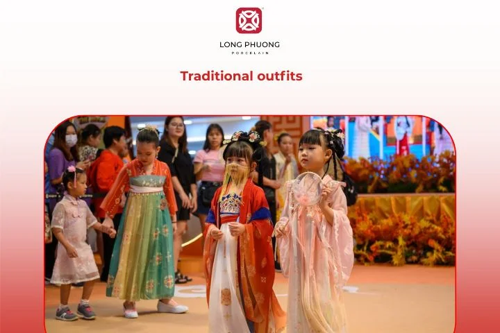 Traditional Mid-Autumn costumes let children celebrate in cultural style.