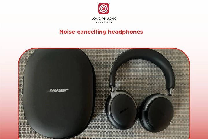Noise-cancelling headphones for him, perfect 9th anniversary gift