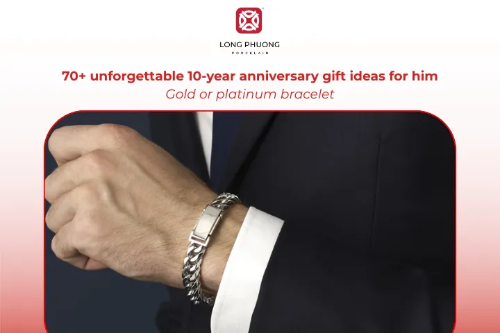 A bracelet made of precious metal symbolizes strength and longevity in your relationship