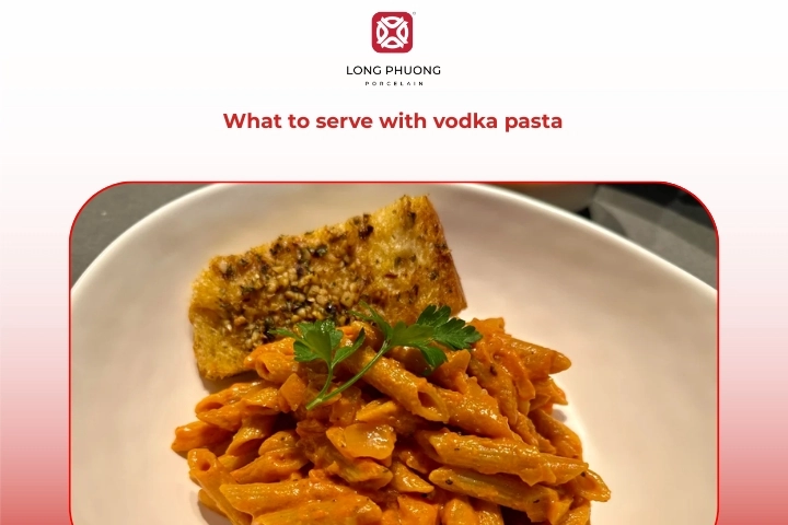 Vodka pasta served with bread
