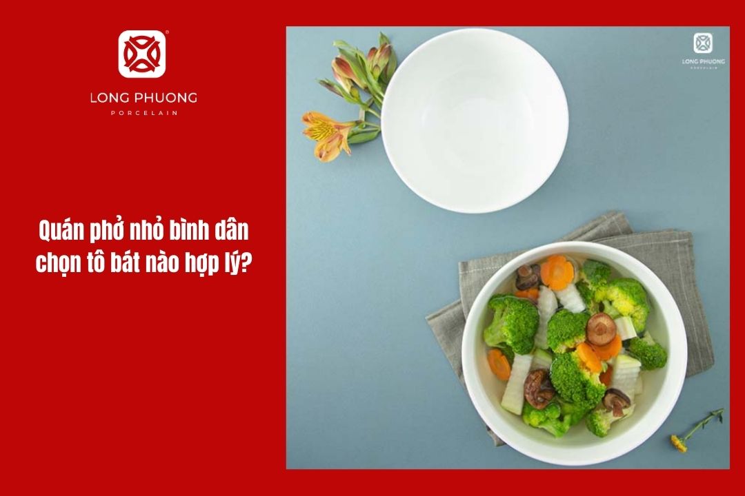 Những bát có lớp tráng men trắng trơn, đơn giản không họa tiết phù hợp với quán phở