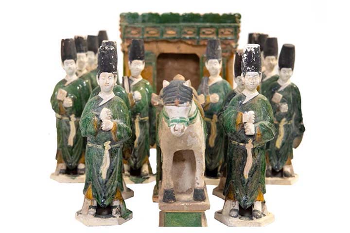 Bộ tượng gốm sứ thời nhà Minh