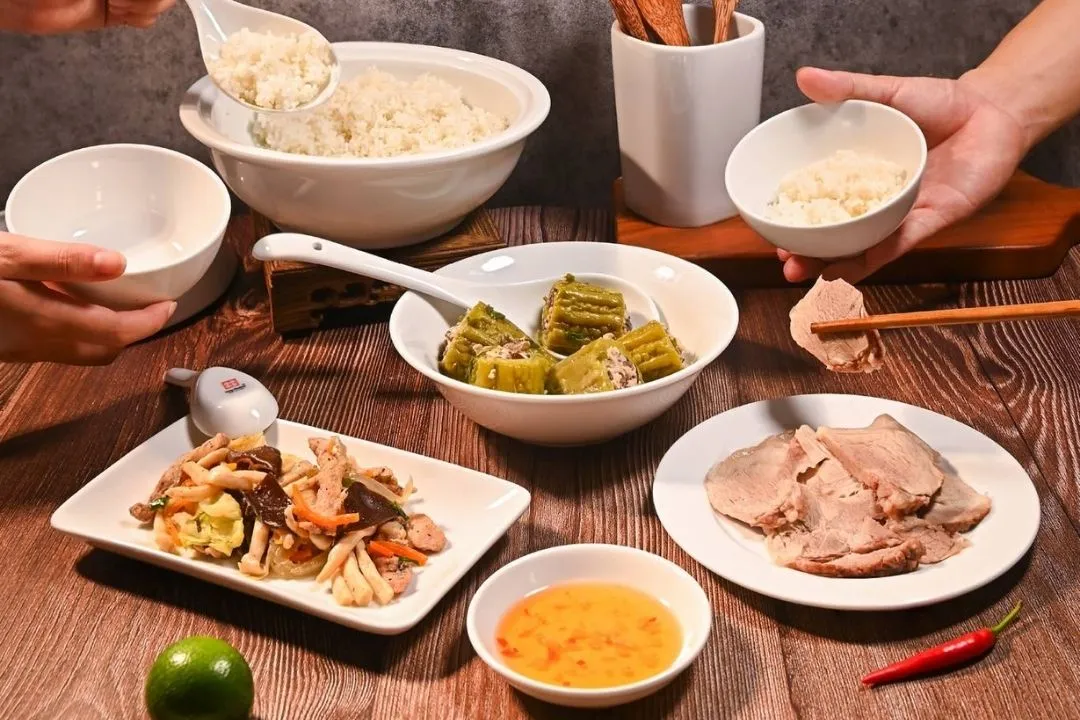 quán cơm bình dân ngon