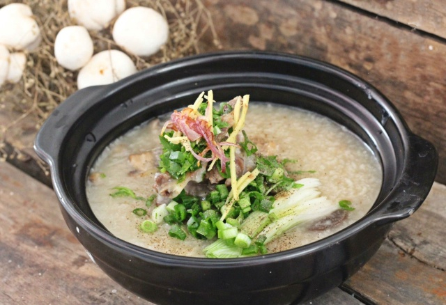 3 công thức nấu cháo xương bò không hôi