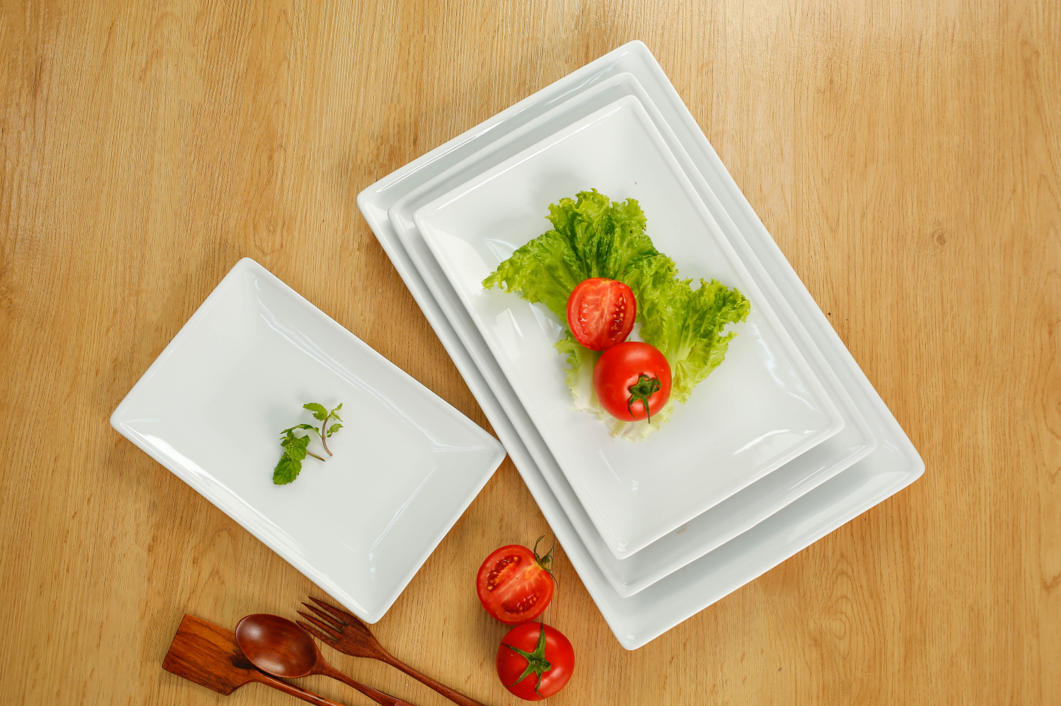 cách chọn đĩa sứ trắng hình chữ nhật cho bà nội trợ