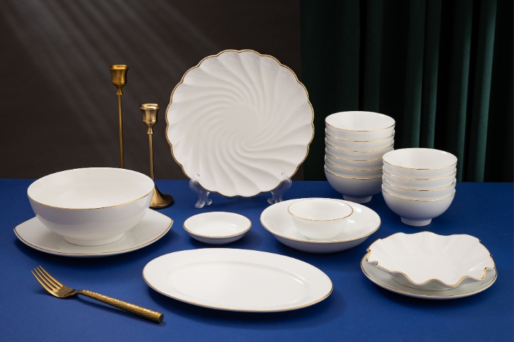 quà tặng bát đĩa sứ long phương ở hà nội