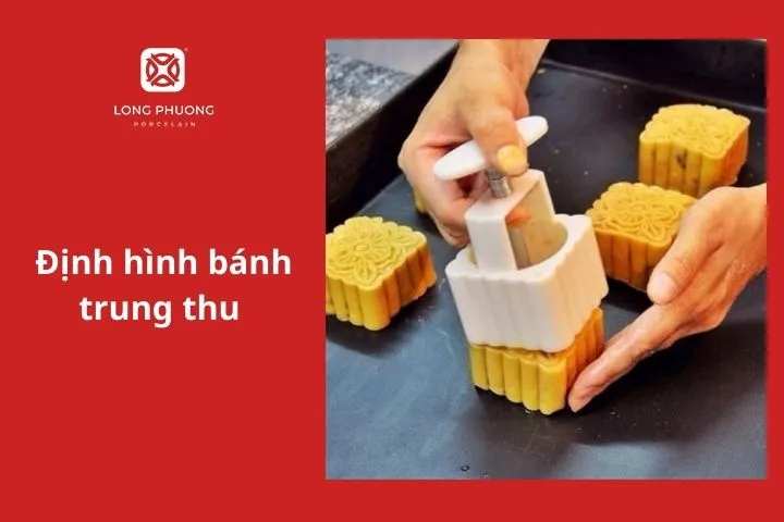 Đóng khuôn bánh trung thu