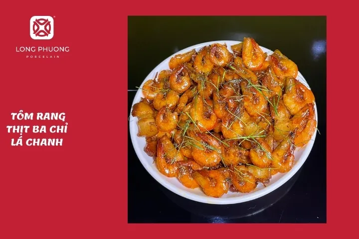 các món ăn ngày mưa có tôm rang lá chanh
