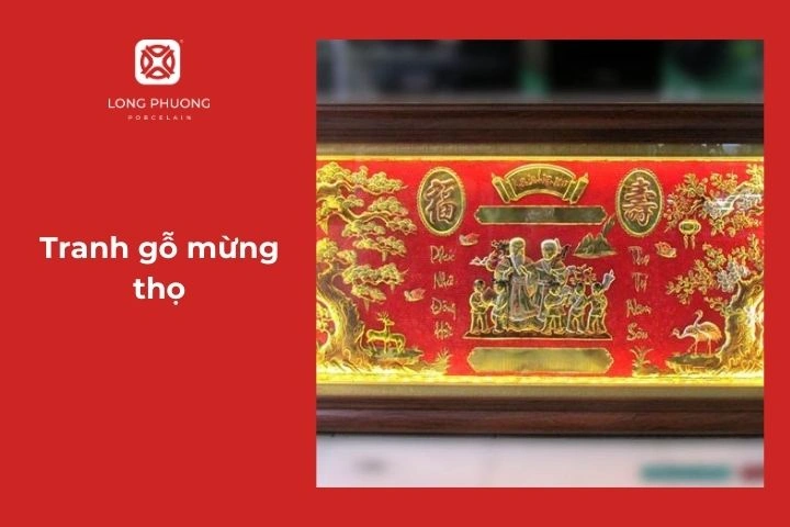 Tranh gỗ là món quà kỷ niệm, chứa lời chúc của người tặng