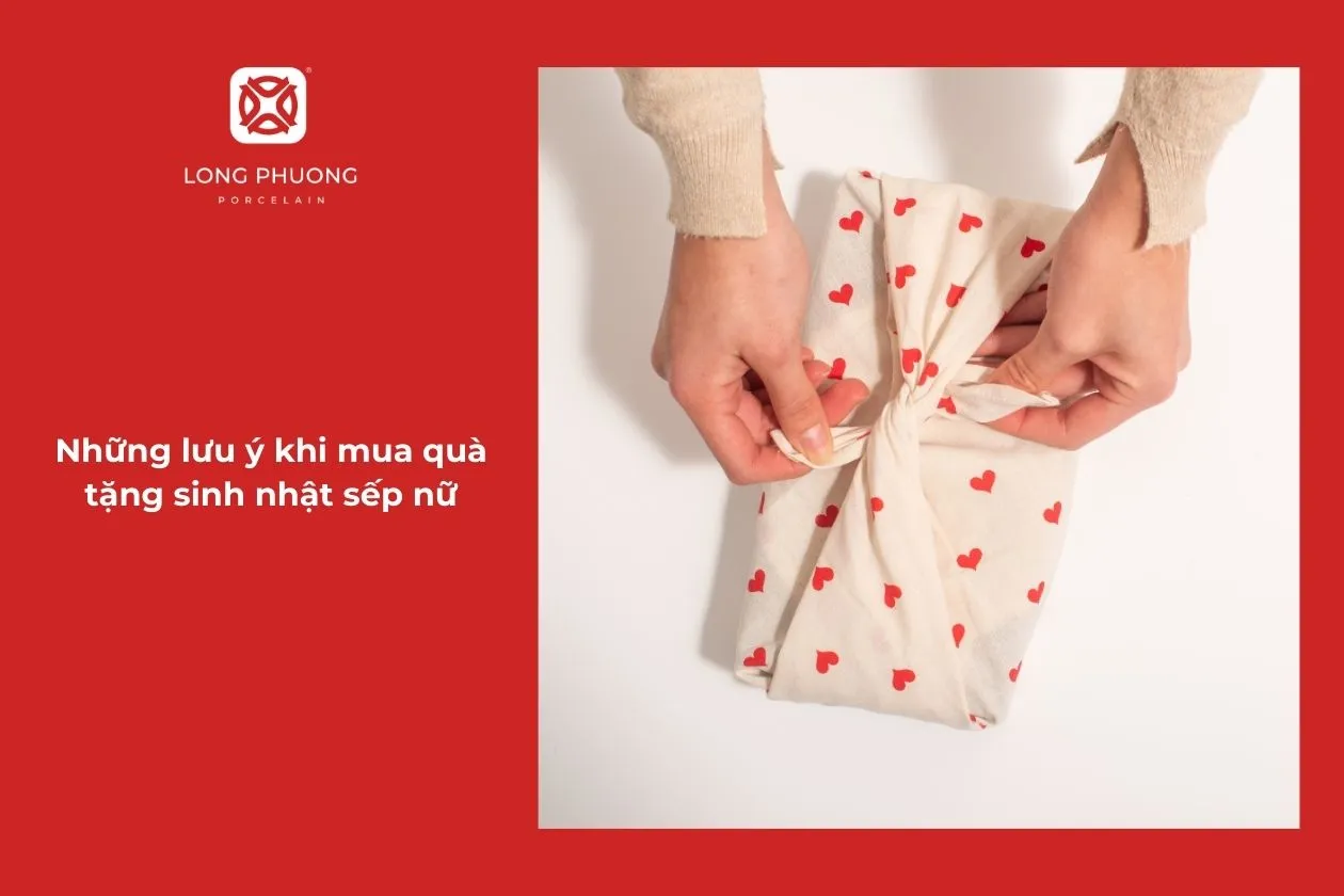 những lưu ý khi tặng quà sếp nữ