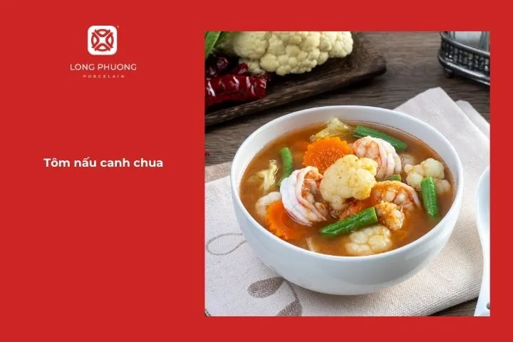 Canh chua tôm tạo nên hương vị chua thanh, rất dễ ăn