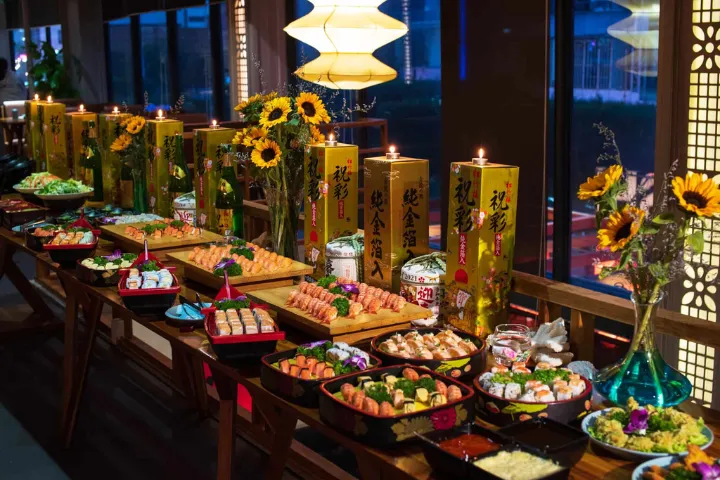 Nhà hàng buffet là địa điểm ăn uống yêu thích của nhiều người.