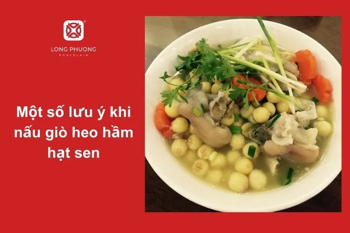 Chân giò trước khi nấu cần được làm sạch kỹ lưỡng để loại bỏ mùi hôi và chất bẩn