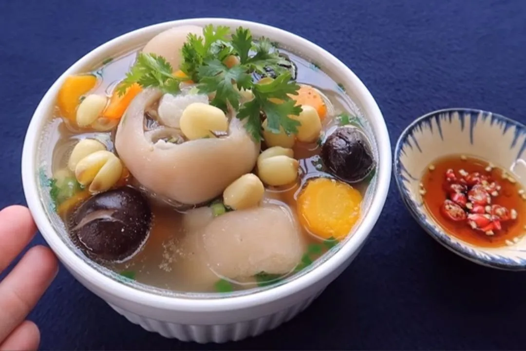 Hướng dẫn cách làm chân giò hầm nấm tại nhà