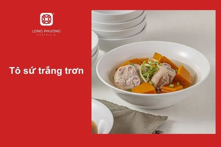 Sản phẩm tô sứ trắng trơn nổi bật với độ trắng sáng hoàn hảo và bề mặt mịn màng
