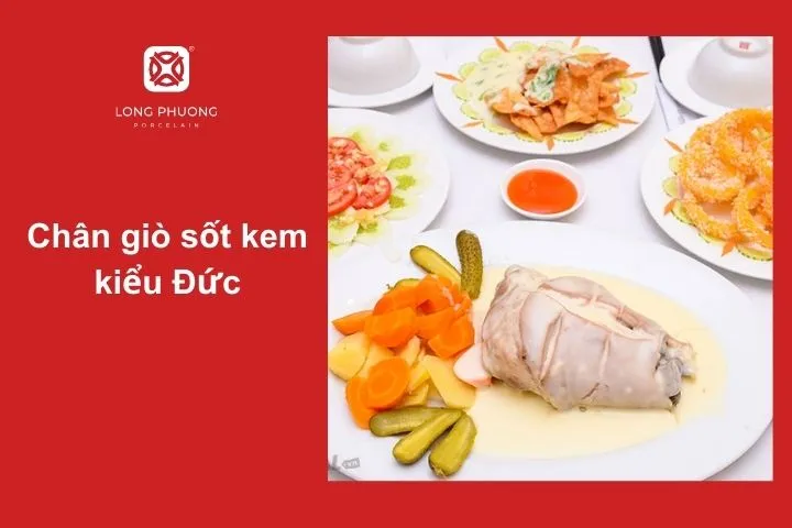 Món chân giò sốt kem kiểu Đức là sự hòa quyện hoàn hảo giữa vị béo ngậy của kem tươi và vị đậm đà của thịt chân giò