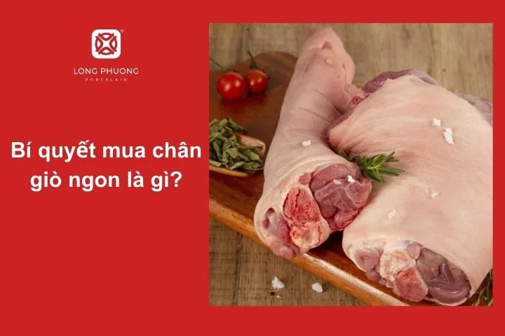 Hãy mua chân giò từ các cơ sở uy tín, nơi có nguồn cung cấp thịt heo sạch, an toàn