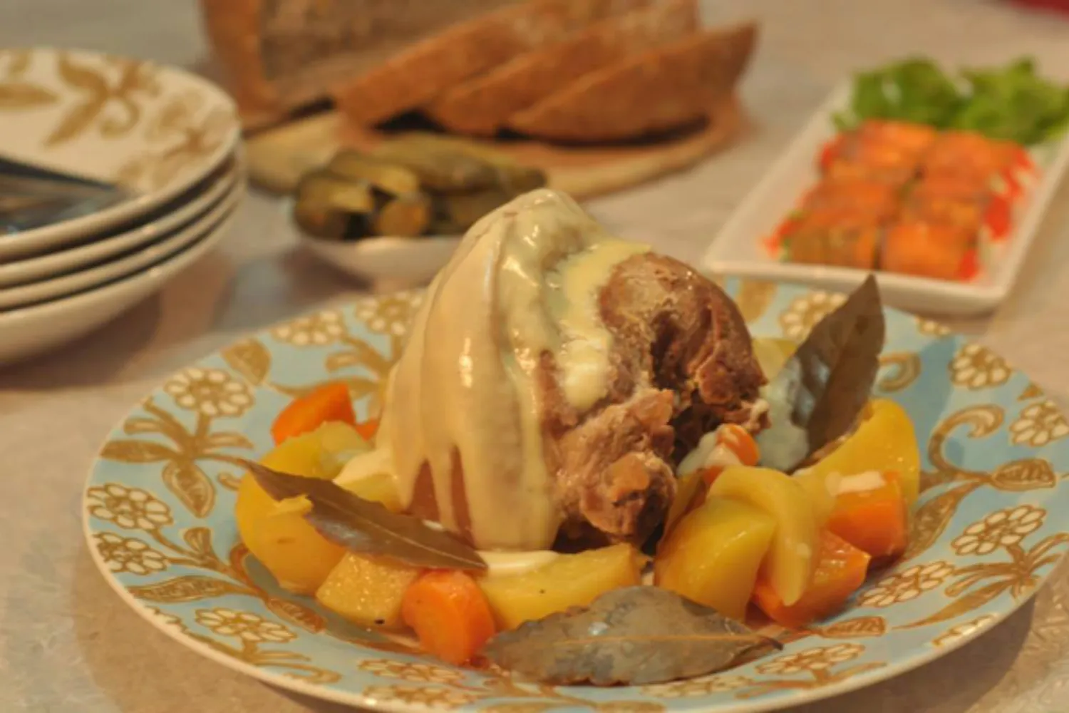 chân giò hầm kiểu đức