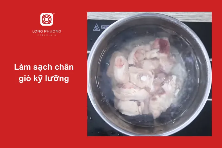 Làm sạch và khử mùi hôi chân giò trước khi chế biến