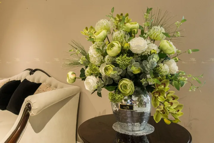 Lựa chọn bình hoa để phòng khách đẹp và phù hợp làm không gian trở nên ấn tượng hơn