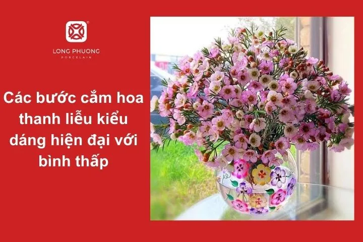 Hãy cắt cành ngắn hơn, tạo độ xòe tự nhiên để bình hoa trông hài hòa hơn với không gian trang trí