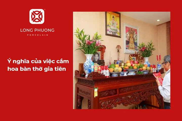 Trưng hoa bàn thờ gia tiên là một nét đẹp văn hóa truyền thống
