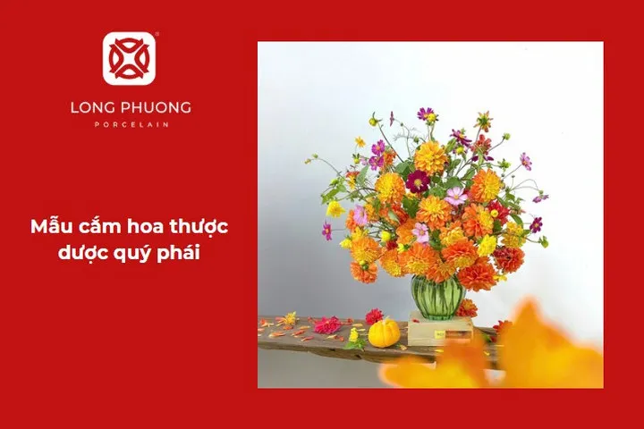 Mẫu cắm hoa thược dược đẹp giúp bàn thờ thêm phần nổi bật