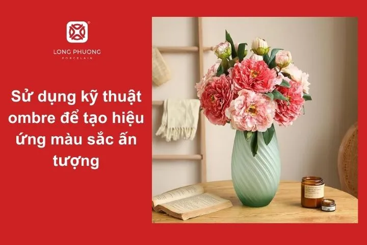 Một cách đơn giản nhưng đầy nghệ thuật là vẽ trực tiếp lên bề mặt bình hoa
