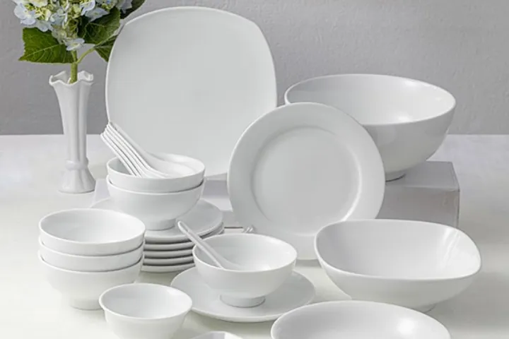 Bộ bát đĩa thờ cúng cần được chọn kỹ lưỡng