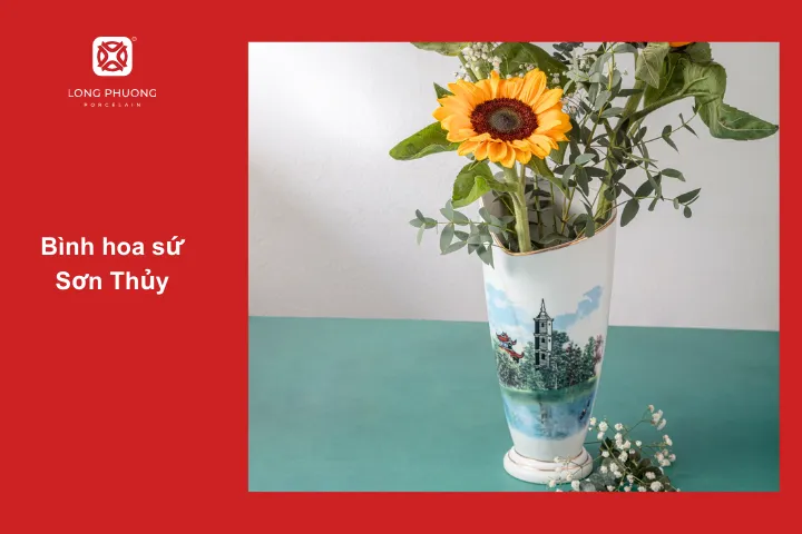 Mẫu bình hoa có trang trí họa tiết bắt mắt, sắc nét, đặt trên bàn làm việc, bàn ăn, bàn tiếp khách trong khách sạn cũng phù hợp