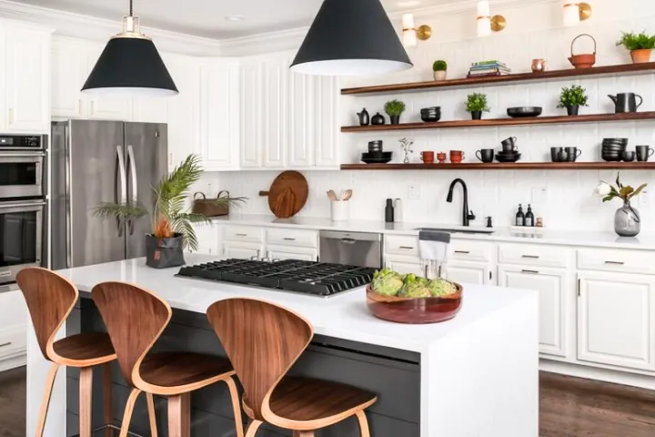 Một gian bếp được trang trí đẹp mắt, tiện nghi, mang lại rất nhiều cảm hứng cho người làm bếp