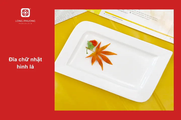 Đĩa chữ nhật hình lá đựng cá con nhỏ phù hợp