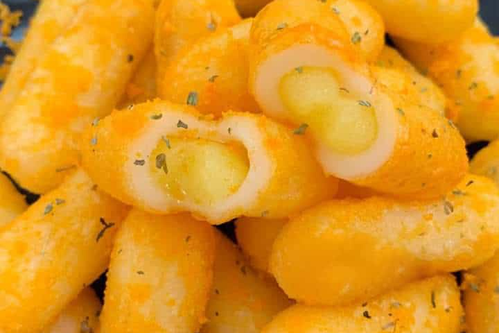 Cách làm món tokbokki lắc phô mai được nhiều người quan tâm