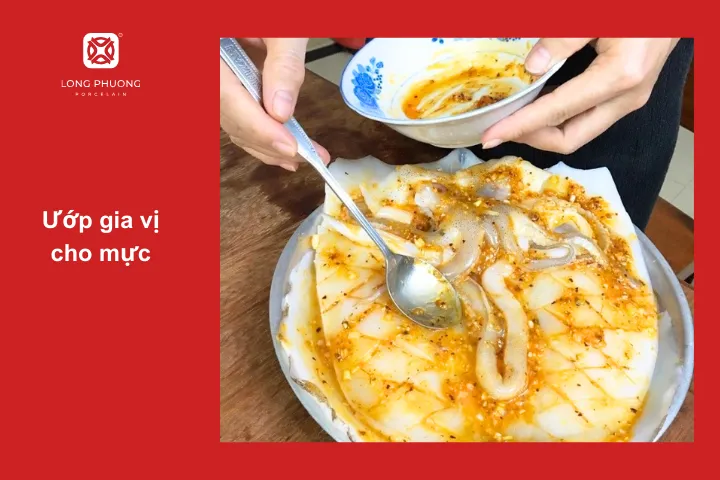 Mực ướp gia vị cần có đủ thời gian để thấm và có hương vị ngon nhất khi chế biến