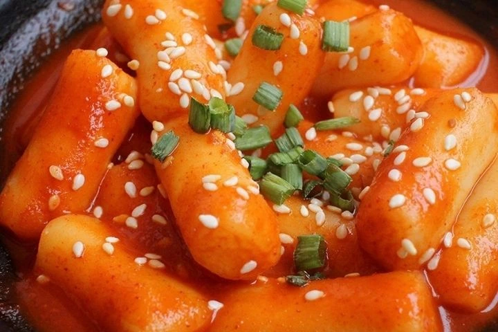 Cách nấu Tokbokki ngon chuẩn Hàn?