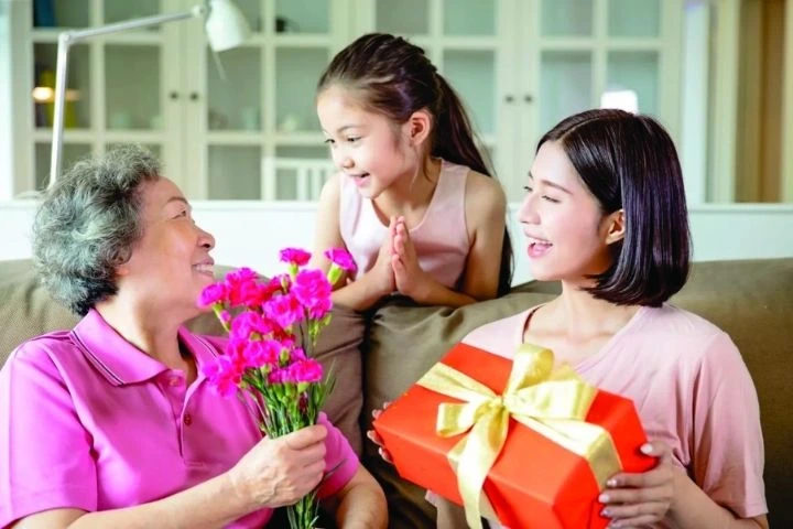 Lễ Vu Lan nên tặng gì cho Bố Mẹ? Gợi ý 15+ món quà ý nghĩa