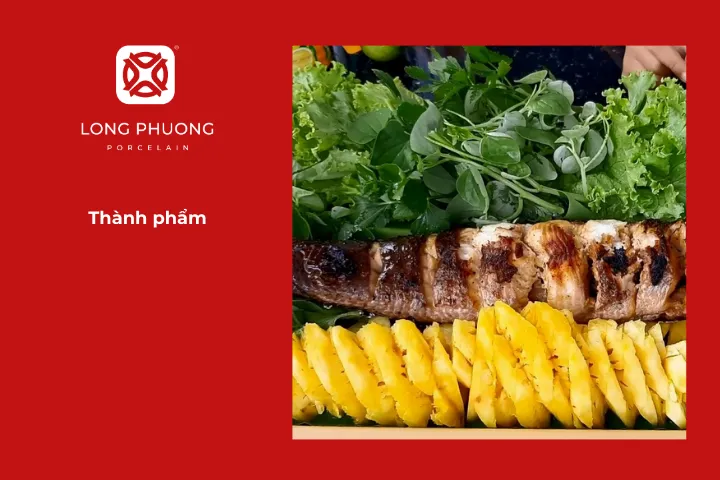 Ngay khi mở giấy bạc, cá lóc nướng tỏa mùi thơm nức