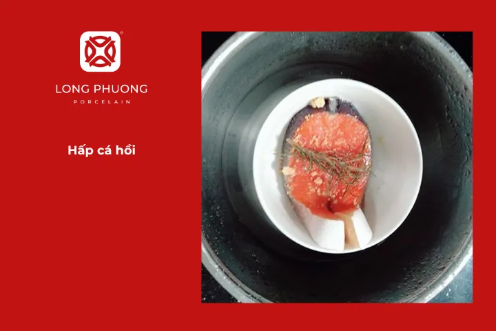 Đặt cá vào nồi hấp khoảng 15 phút cho đến khi cá chín đều