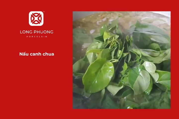 Nấu canh chua cho món canh chua cá hồi lá giang