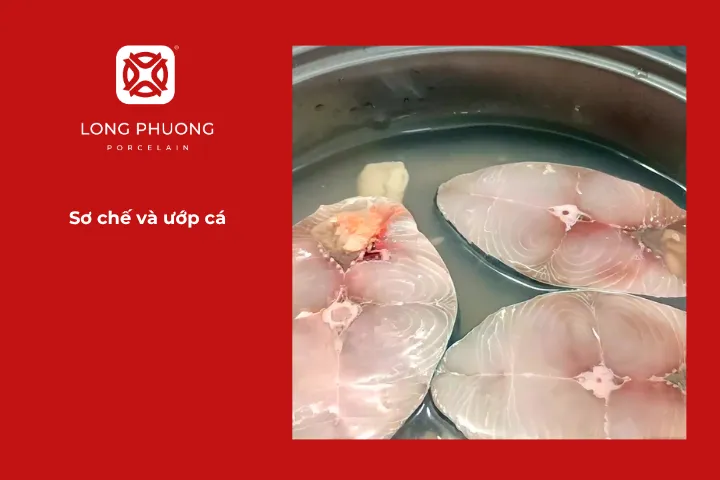 Sơ chế và ướp cá thu cho món canh chua cá thu với dứa